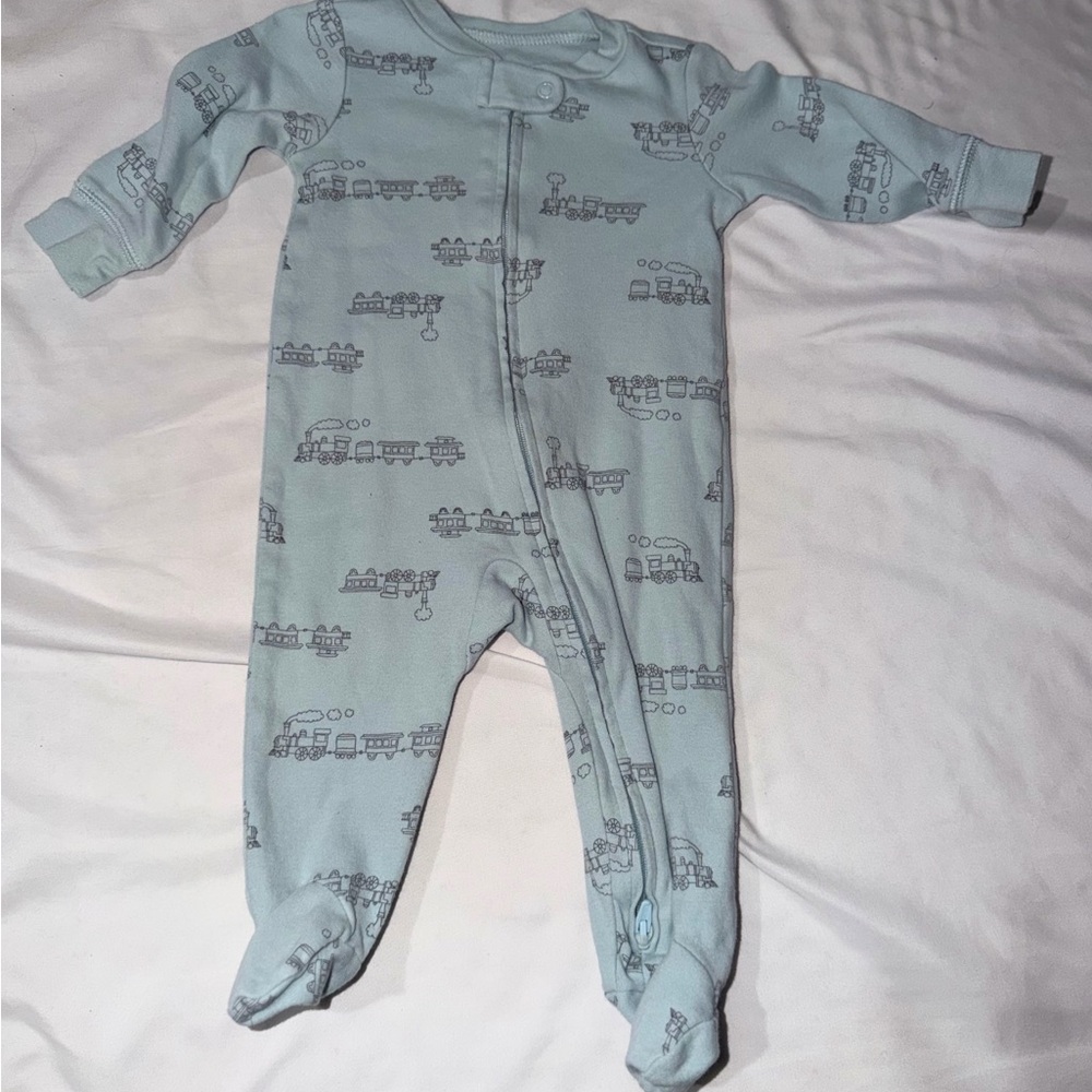Assorted Baby clothing and footwear - Picture 2 of 8